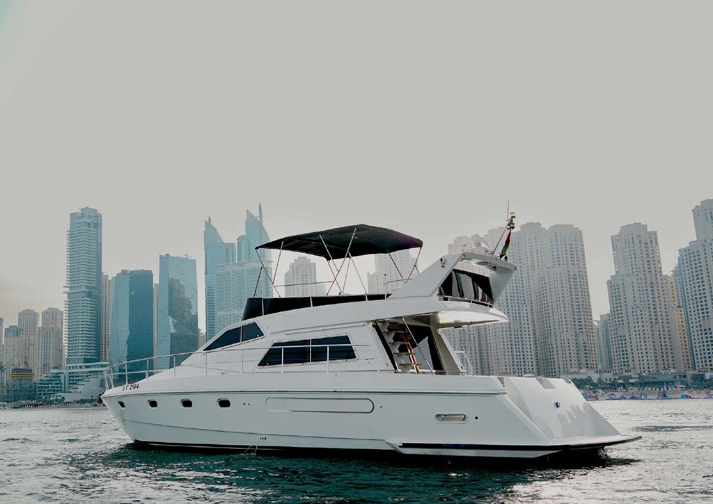 Feretti 48 ft yacht