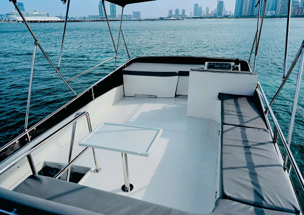 Feretti 48 ft yacht