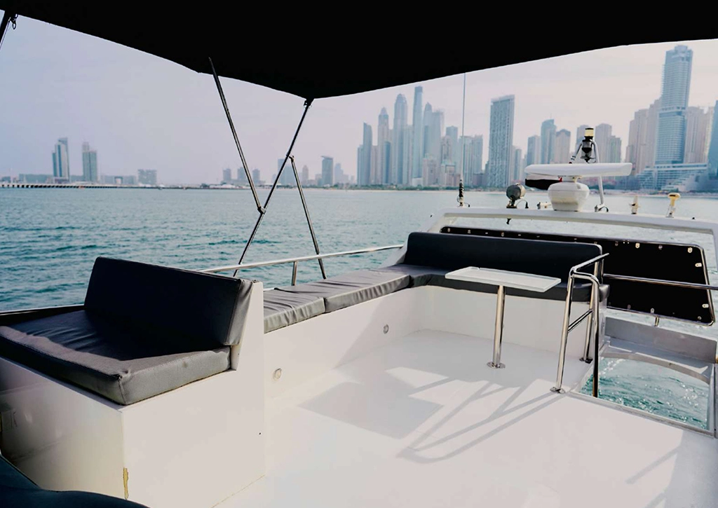 Feretti 48 ft yacht