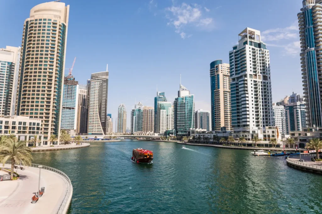 Yacht cruise inclusion in Dubai