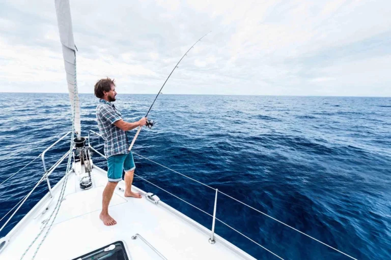 Men deep sea fishing in dubai