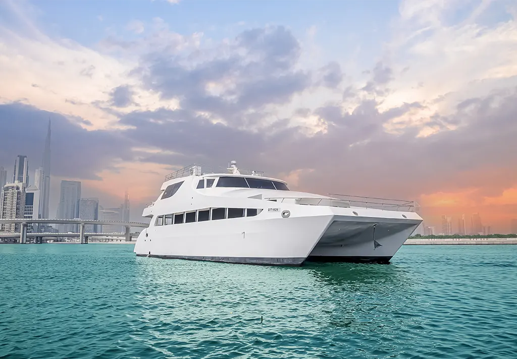 Dream 100ft Yacht