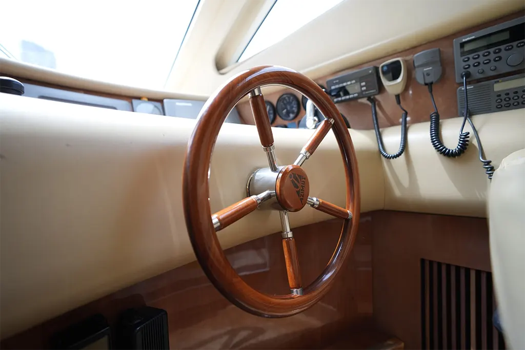 Azimut 80ft Yacht
