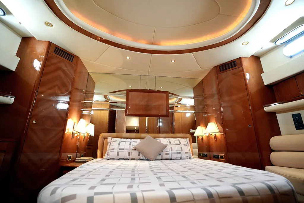 Azimut 80ft Yacht