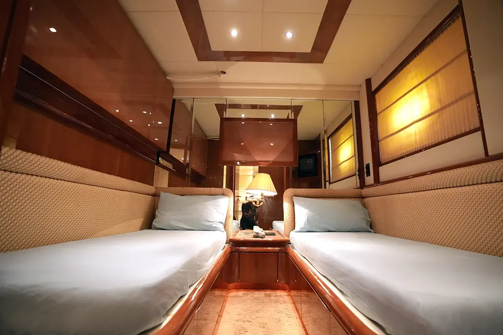 Azimut 80ft Yacht